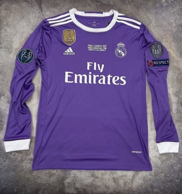 RONALDO REAL MADRID
VIOLET LONGSLEEVES JERSEY [ID: B 1]