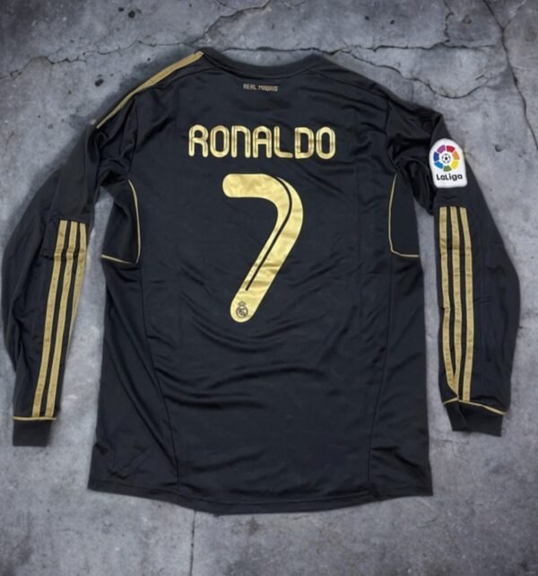 RONALDO
BLACK LONGSLEEVES JERSEY [ID: A 3] - Image 2