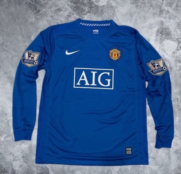 MAN UNITED
BLUE LONGSLEEVES JERSEY [ID: B 3]